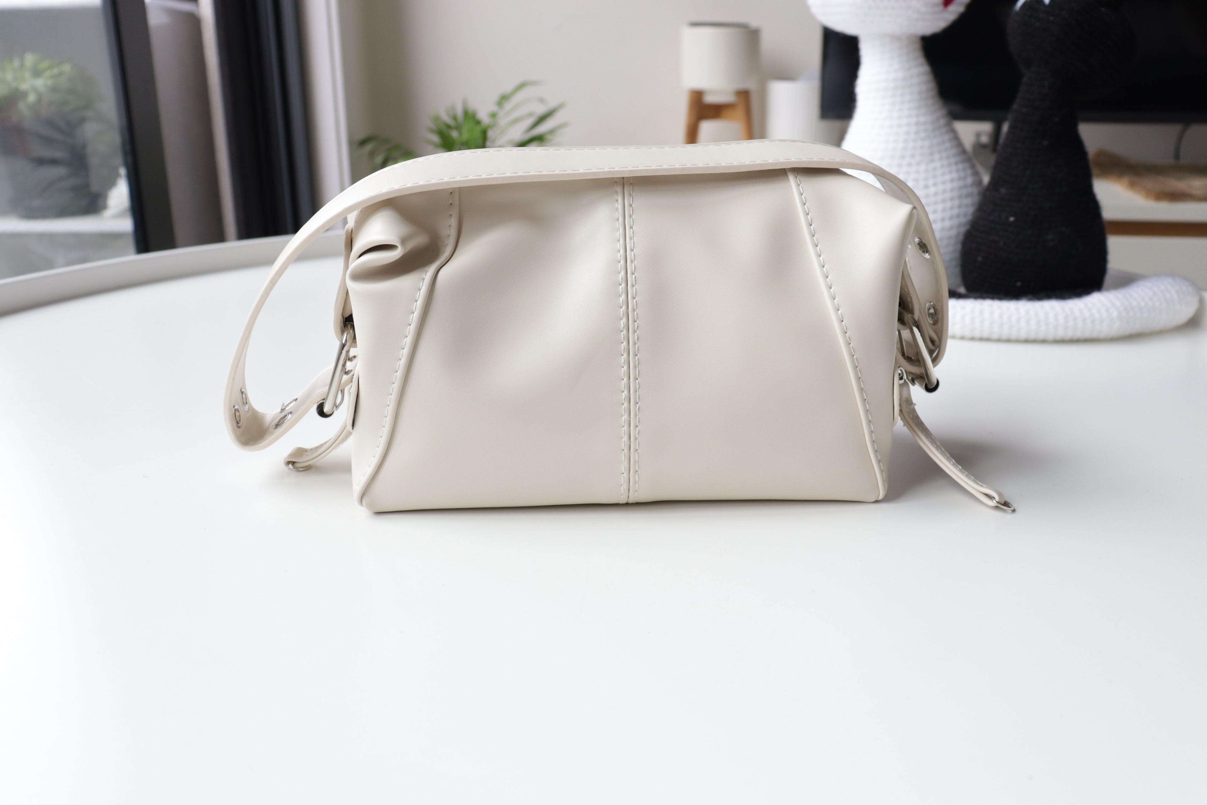 Classic Leather Shoulder Bag – Black & Cream