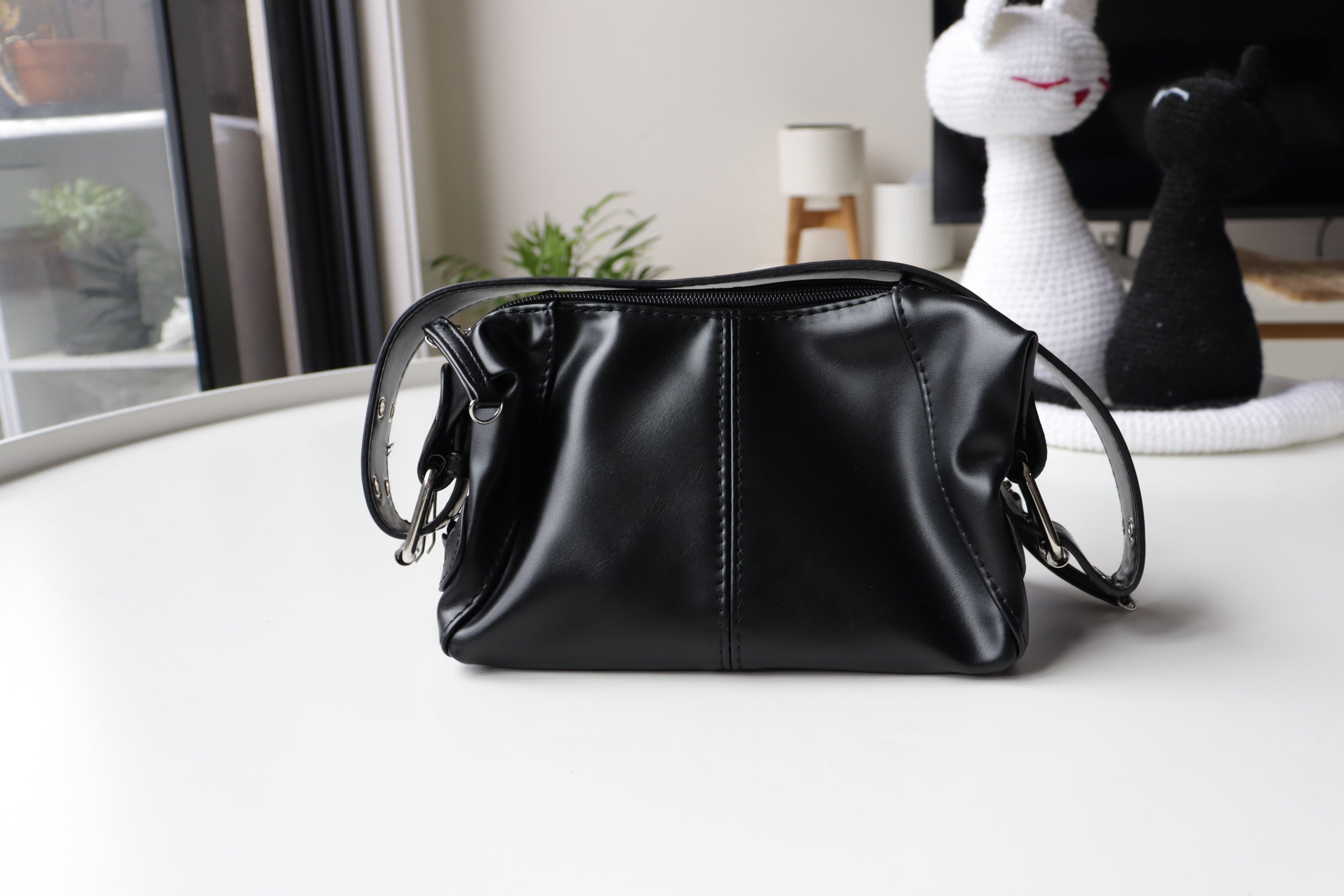 Classic Leather Shoulder Bag – Black & Cream